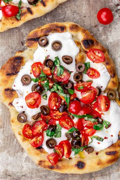 best-grilled-pizza-with-fresh-toppings image