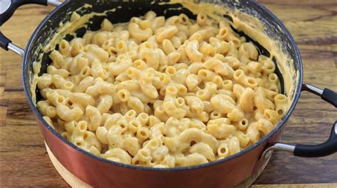 easy-3-ingredient-mac-and-cheese-recipe-one-pot image
