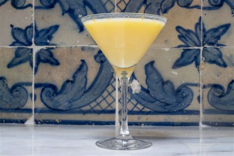 orange-creamsicle-cocktail-recipe-2foodtrippers image