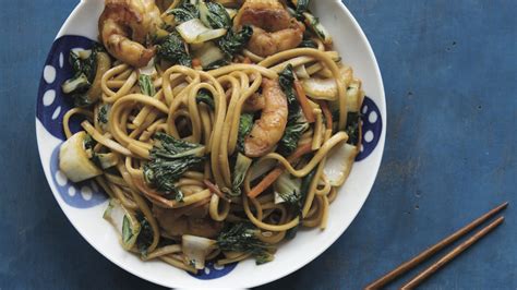 stir-fried-noodles-with-shrimp-and-vegetables image