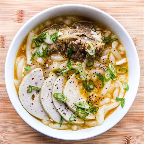 vietnamese-thick-noodle-soup-banh-canh-vicky-pham image