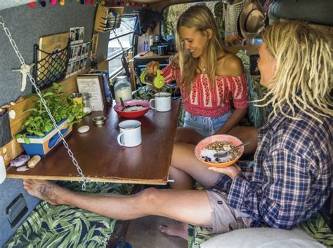 10-vanlife-recipes-that-you-can-make-while-travelling image