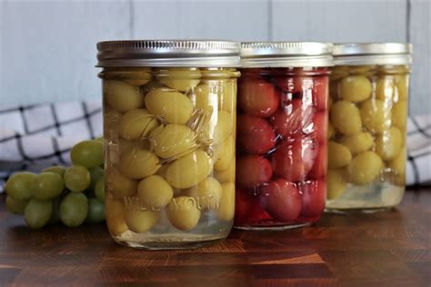 canning-grapes-practical-self-reliance image