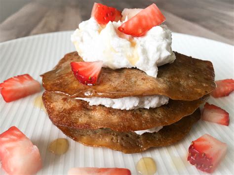 no-flour-banana-pancakes-eating-healthy-spending image
