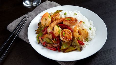 spicy-sweet-chili-shrimp-and-scallop-stir-fry image