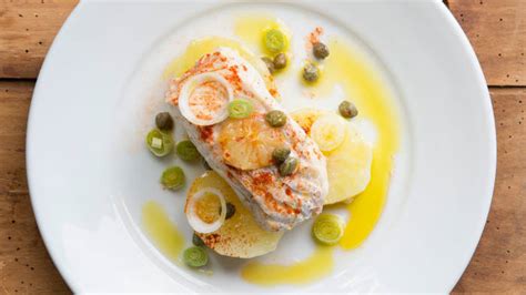 recipe-hake-with-potatoes-and-paprika-financial-times image