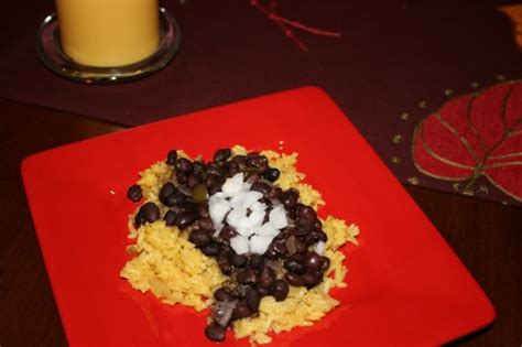 recipe-for-chicken-and-yellow-rice-with-black-beans image