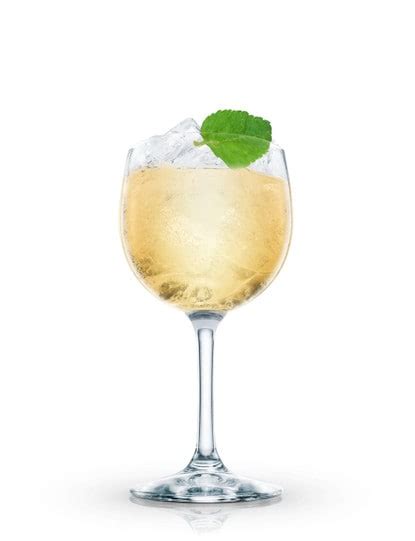 hugo-cocktail-recipe-absolut-drinks image