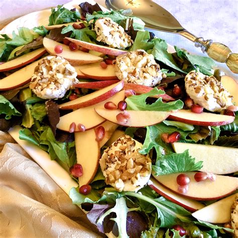 pomegranate-apple-mixed-greens-with-walnut-crusted image
