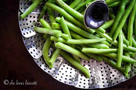 garlicky-steamed-green-beans-easy-recipe-she-loves-biscotti image