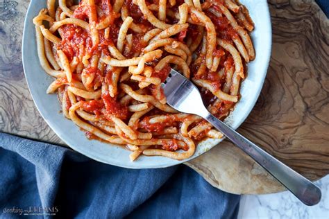pici-allaglione-tuscan-pasta-with-garlic-tomato-sauce image