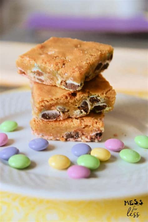 easter-blondies-recipe-mess-for-less image