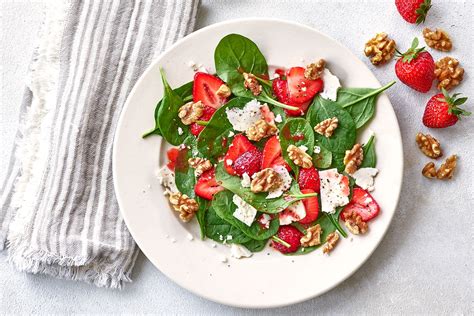 spinach-walnut-and-strawberry-salad-california image