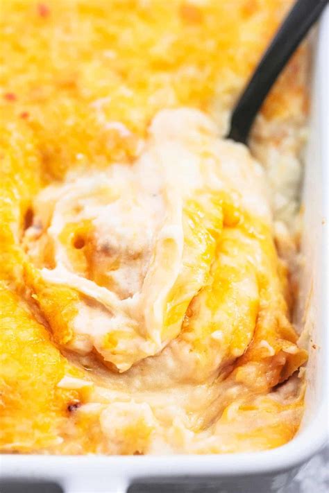 cheesy-mashed-potatoes-casserole-creme-de-la-crumb image