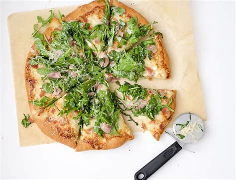 prosciutto-and-arugula-alfredo-pizza-oh-so-delicioso image