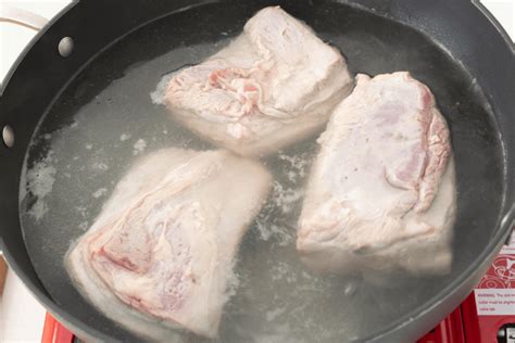 mei-cai-kou-rou-steamed-pork-belly-with-preserved image