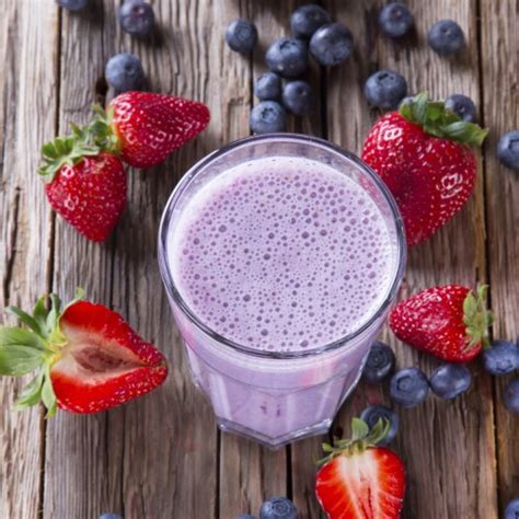 red-white-and-blueberry-smoothie-get-healthy-u image