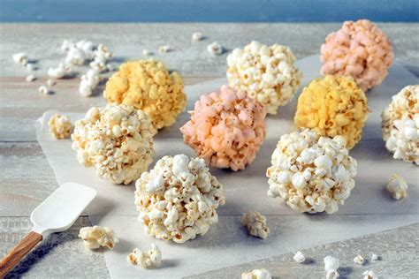 old-fashioned-popcorn-balls-14-delicious-classic image