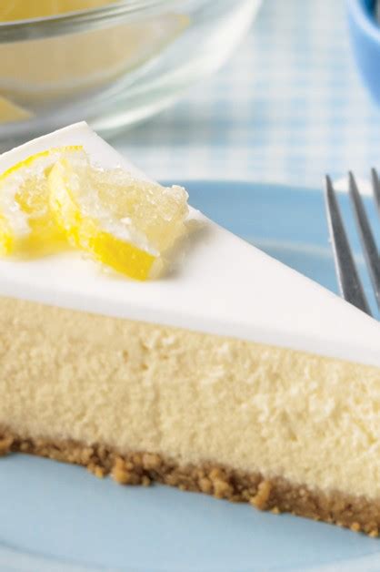 lemony-sour-cream-cheesecake-recipe-with-sour image