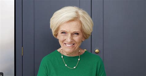 mary-berry-ginger-oat-crunch-biscuits-recipe-the image