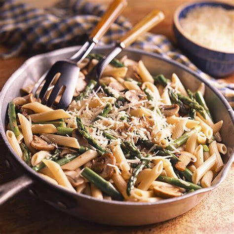 asparagus-penne-with-garlic-butter-sauce-land image