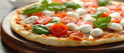 caprese-pizza-traditional-pizza-from-italy-tasteatlas image