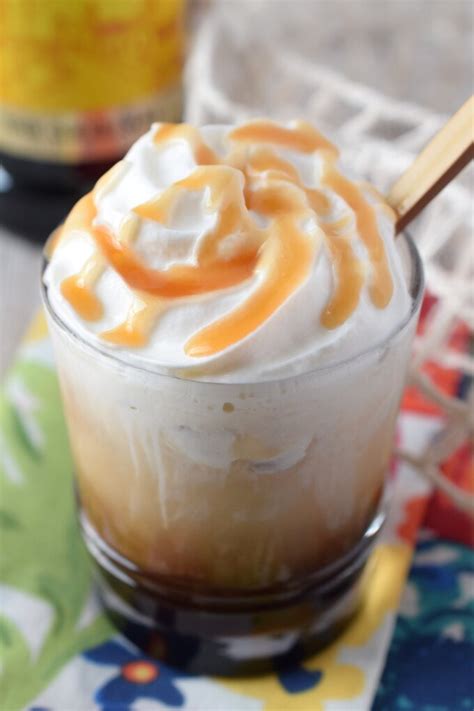 salted-caramel-white-russian-snacks-and-sips image