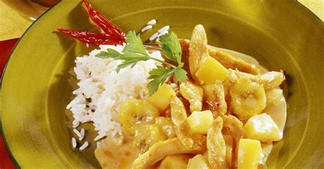 chicken-curry-with-fruit-recipe-eat-smarter-usa image