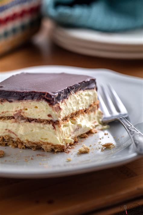 no-bake-chocolate-eclair-cake-with-easy image