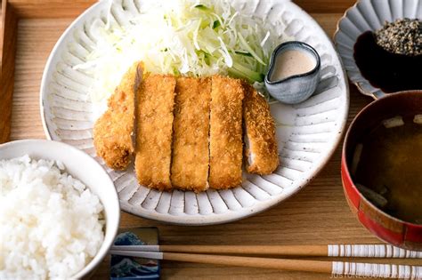 tonkatsu-japanese-pork-cutlet-video-とんかつ-just image