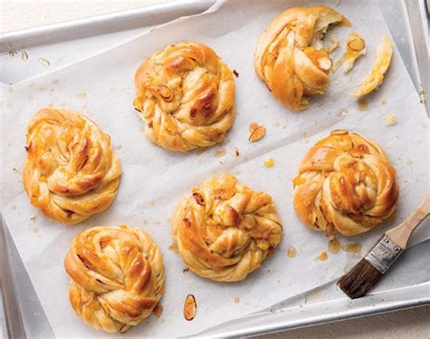 apricot-sweet-buns-bake-from-scratch image