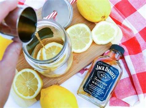 jack-daniels-iced-tea-recipe-with-a-hint-of-lemon image