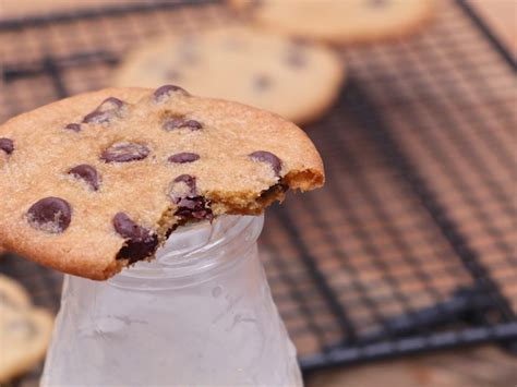 thin-crispy-chocolate-chip-cookies-recipe-divas image