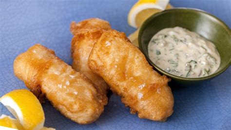 beer-battered-halibut-recipe-with-tartar-sauce-thefoodxp image