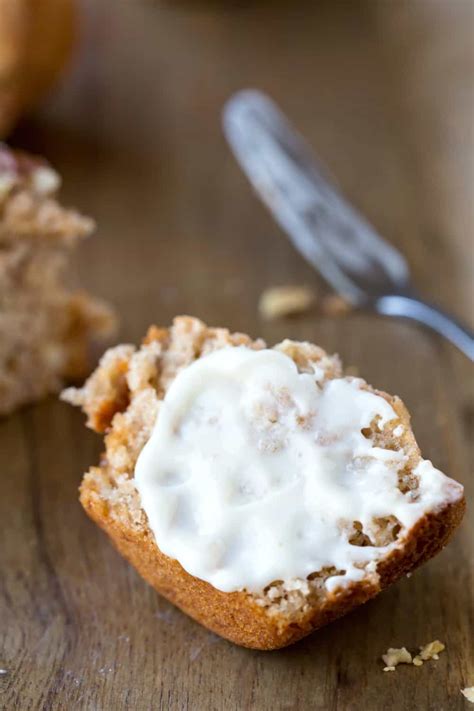 cream-cheese-banana-muffin-recipe-i-heart-eating image