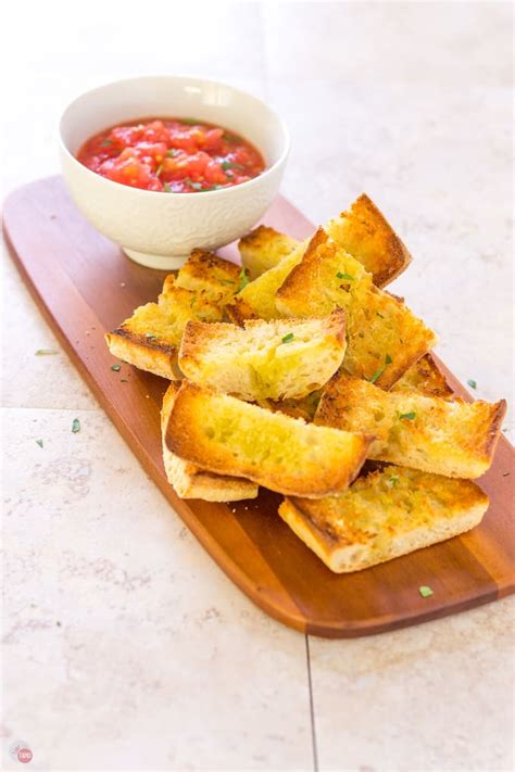 pan-con-tomate-spanish-grilled-bread-and-tomato image