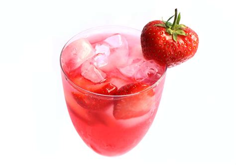 strawberry-vodka-cocktail-errens-kitchen image