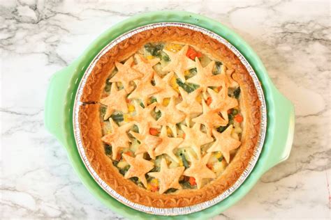 vegetarian-pot-pie-a-comfort-food-classic-filled-with image