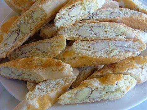 almond-biscotti-recipe-easy-italian-biscotti image