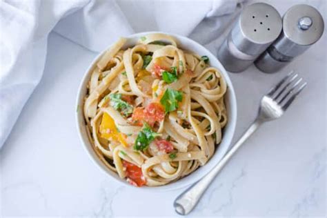 creamy-vegetarian-pasta-oh-my-veggies image