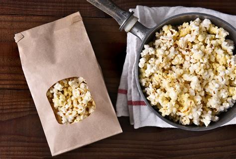popcorn-for-low-carb-diets-livestrong image