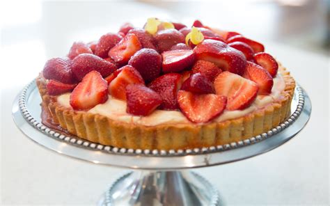 strawberry-mascarpone-tart-with-port-glaze-harmons image