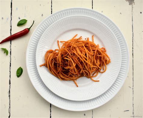 crispy-pan-cooked-apulian-traditional-pasta-spaghetti image