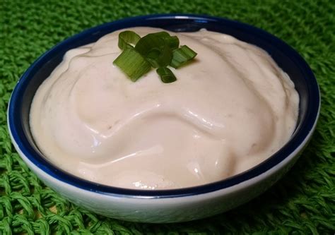 5-minute-vegan-sour-cream-eatplant-based image