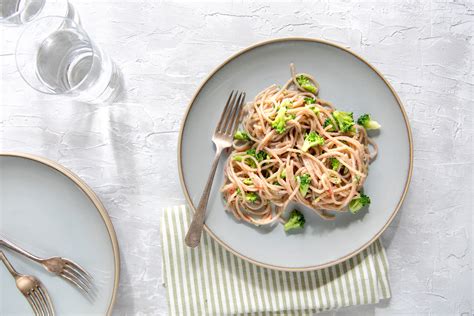 gluten-free-spaghetti-aglio-olio-broccoli image