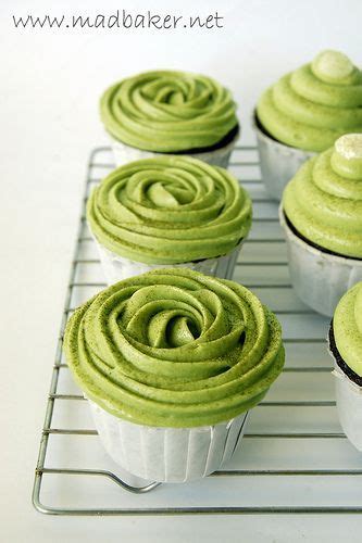 green-tea-cupcakes-topped-with-green-tea image