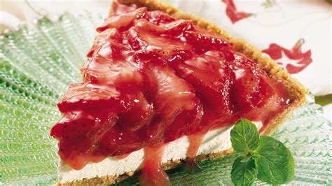 light-style-strawberries-and-cream-pie-recipe-pillsburycom image