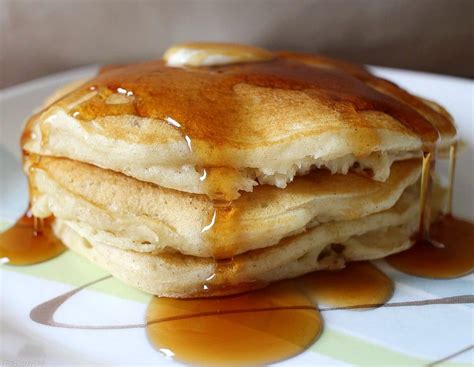 buttermilk-pancakes-with-vanilla-and-cinnamon-the image