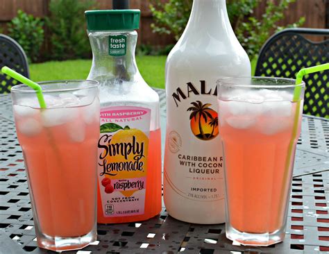 raspberry-lemonade-summer-cocktail-the-cookin image