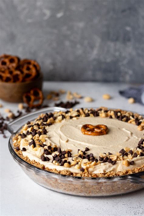 no-bake-chocolate-peanut-butter-pretzel-pie-goodie image